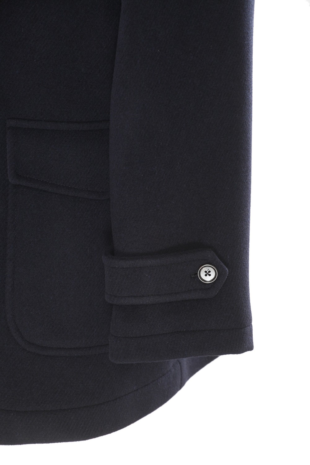 shop AQUASCUTUM Sales Montgomery: Aquascutum montgomery in misto lana.
Cappuccio asportabile.
Chiusura con zip doppio cursore e con bottone su collo. 
2 tasche a toppa con patta. 
Interno cappuccio a fantasia quadri check. 
Cintine su polsi.
Composizione: Lana 80%, poliammide 20%.
Made in Italy.. MONTGOMERY BA01M-55 number 3331045
